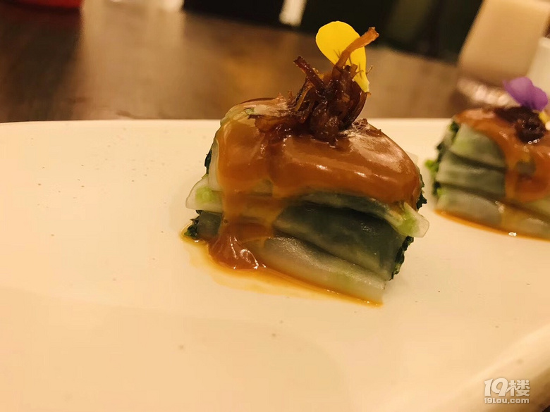 榴莲酥八颗星了，强烈推荐，第一次吃到榴莲这么足的榴莲酥