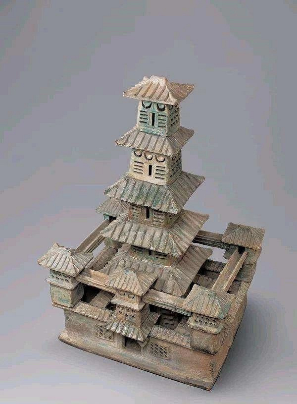 并不是的, 其实那应该是当时北方常见的坞堡