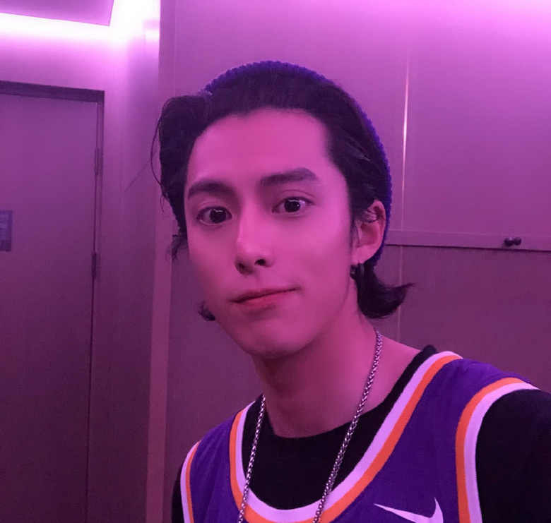 王鹤棣衣品开挂，秒变篮球少年，运动服居然还能这么搭