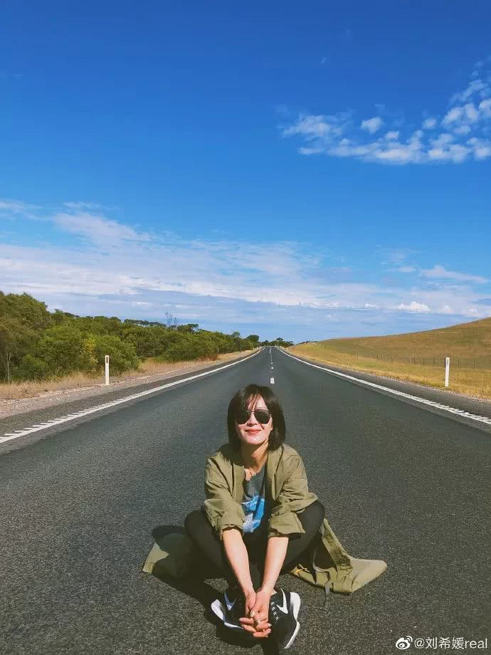 还记得《魔幻手机》里的女二楚楚吗,她现在长