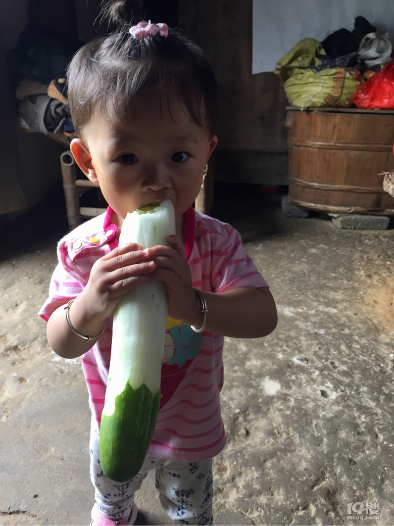 走進(jìn)績(jī)溪過(guò)暑假