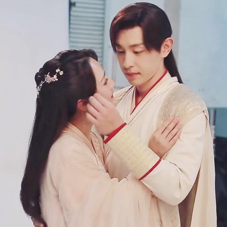 李现邓伦同框快本,真香!两个男演员的缘分皆因并未现身录制的