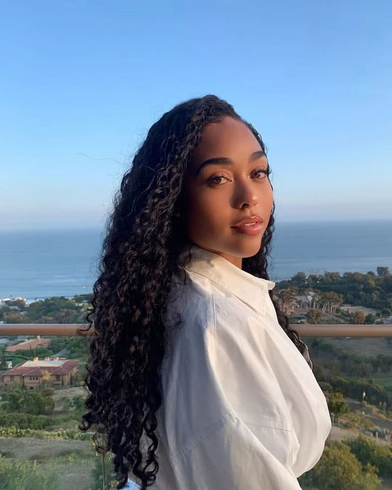 jordyn woods登时尚大刊九月刊封面,原谅卡戴珊家