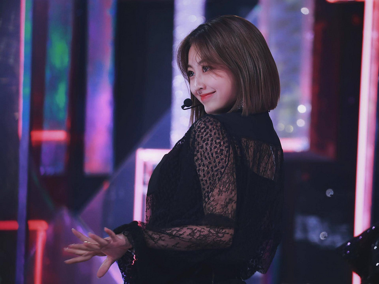 姜丹尼尔与TWICE队长恋爱?偶像前辈牵线成员