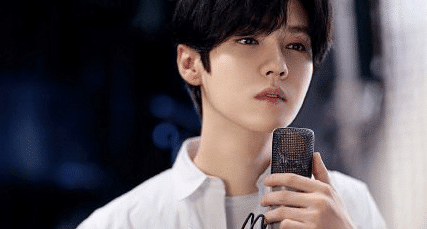 被偶像翻牌!鹿晗翻唱周杰伦《世界末日》 获本