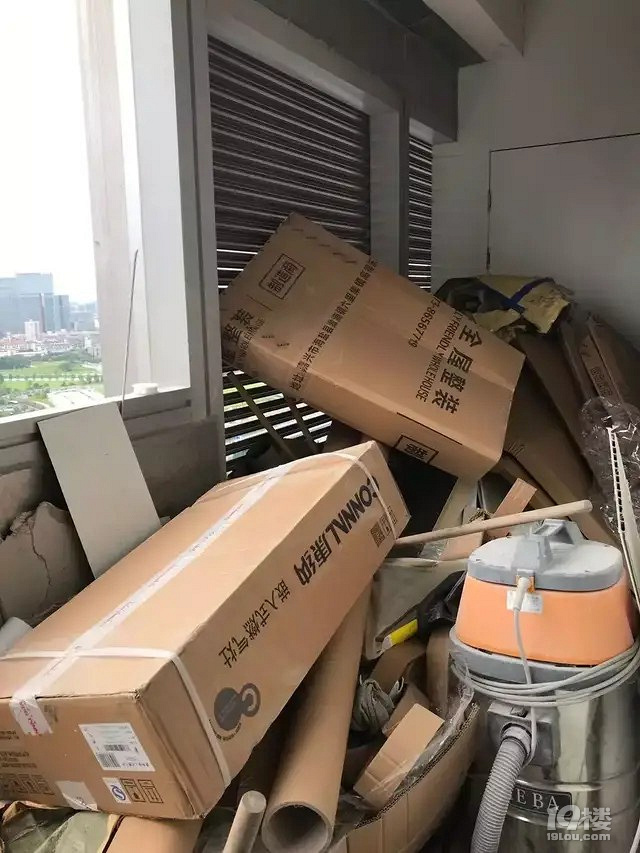 850元的垃圾清运费，杭州一小区物业却强行收取8000元！合理吗？