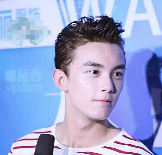 吴亦凡瘦身成功却被发际线抢镜,而立之年的他