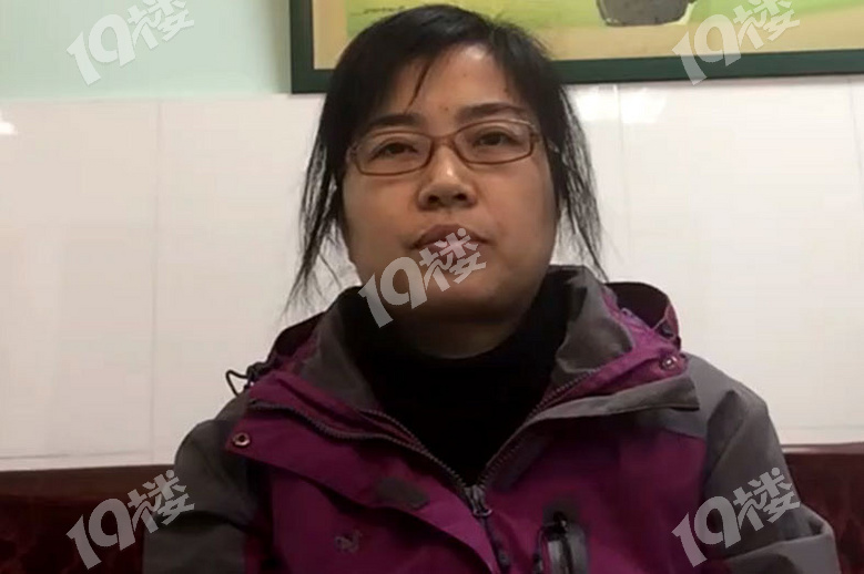爸,我準(zhǔn)備了您最愛喝的杜康,等您回家吃飯