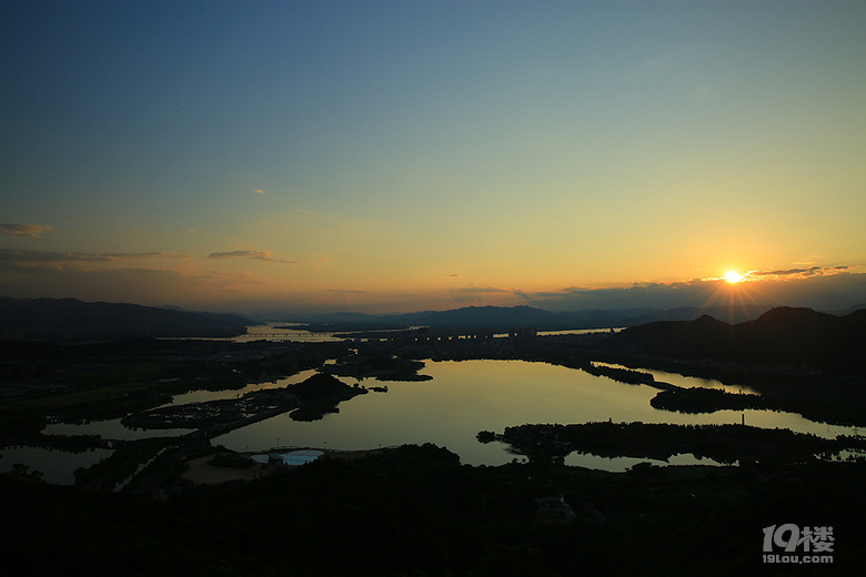 Hտ