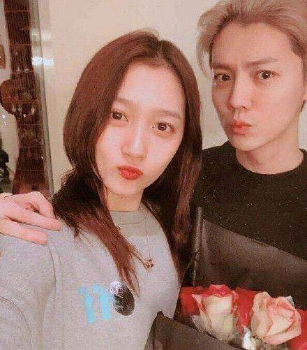 黄子韬新恋情曝光,鹿晗认爱关晓彤,吴亦凡却遭小g娜踩着上位