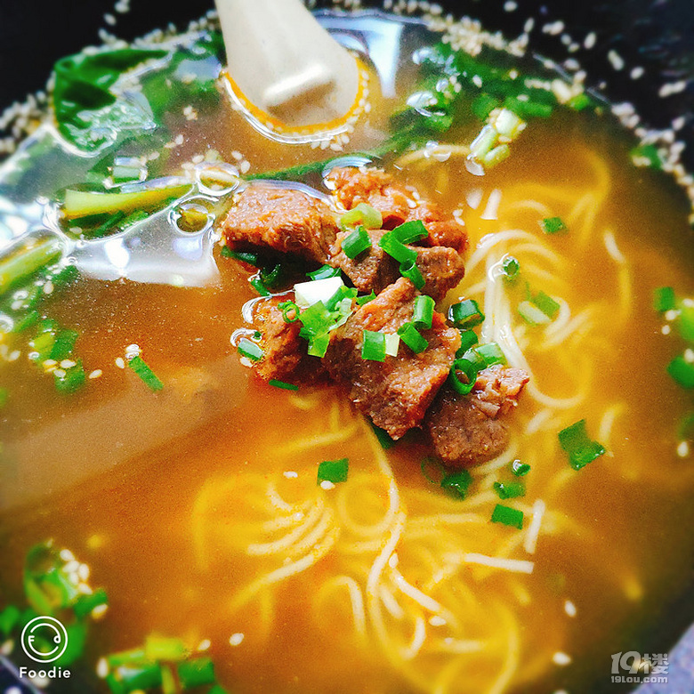 【探店】這家實惠小面館的牛肉面味道很贊!