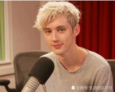 未满18岁不建议听这3首歌,戳爷上榜,最后一首