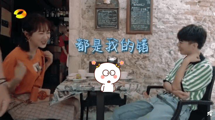 “梳头姐弟”飙戏时刻!模仿起黄晓明出神入化，网友:哈哈哈