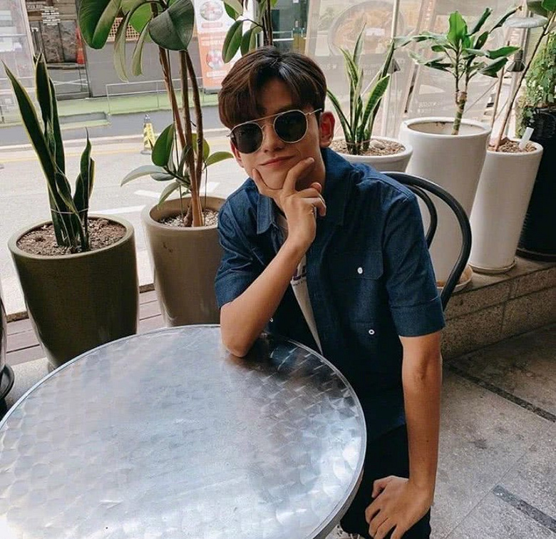 还记得表情包男孩王锡玄吗?16岁的他没长残,曾遭粉丝死亡威