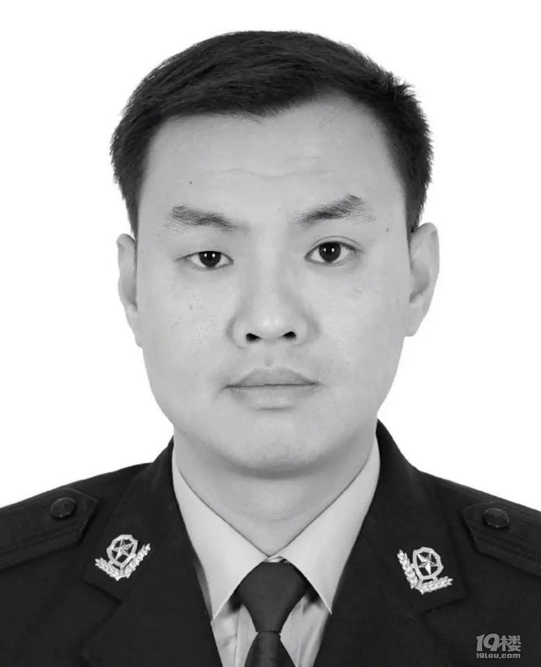 【此刻,一起转发,送两位英雄最后一程!】