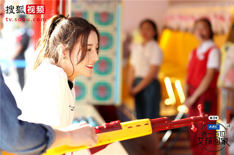 《送一百位女孩回家》热巴唱土味情歌 单曲循