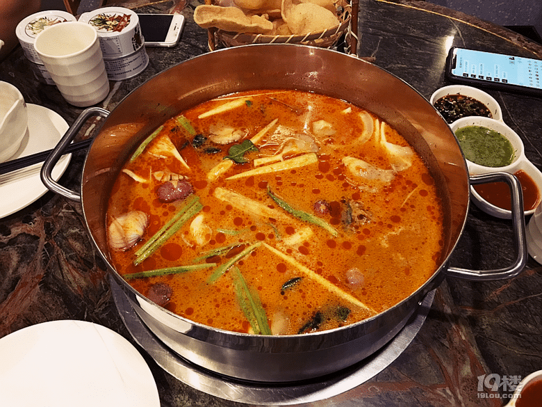 【探店】酸爽開(kāi)胃的泰式冬陰功湯火鍋,意外的好吃!