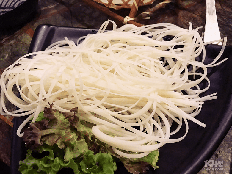 【探店】酸爽開(kāi)胃的泰式冬陰功湯火鍋,意外的好吃!
