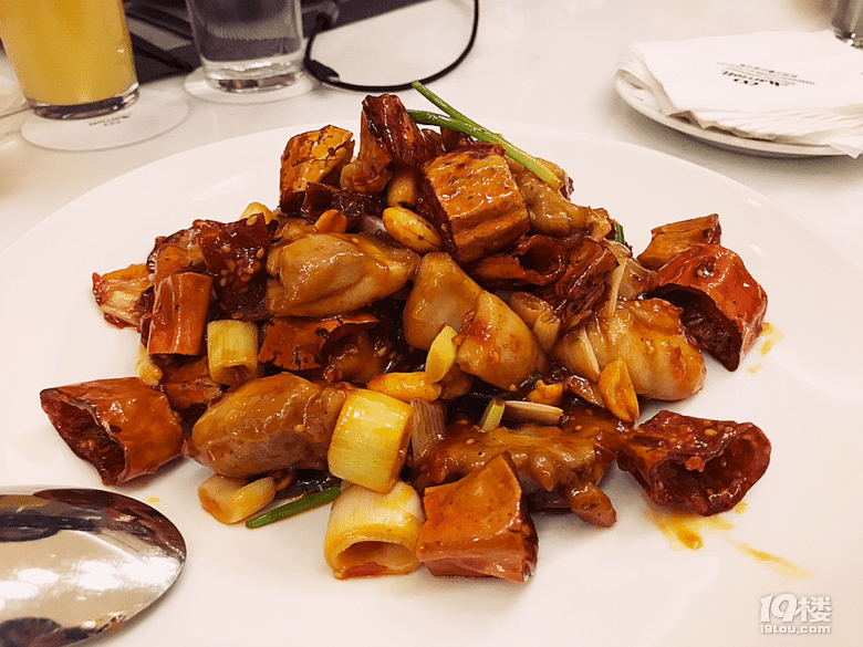 【探店】煎豬排、烤牛扒,大城西也有好吃的貴賓酒廊西餐廳
