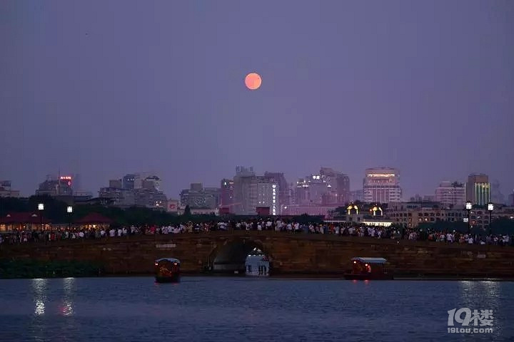 被朋友圈美照刷屏?这个中秋依然十五的月