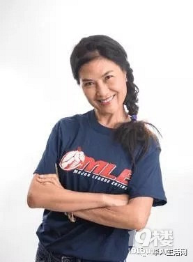 女大胃王突然去世,曾一下吃下24个汉堡,