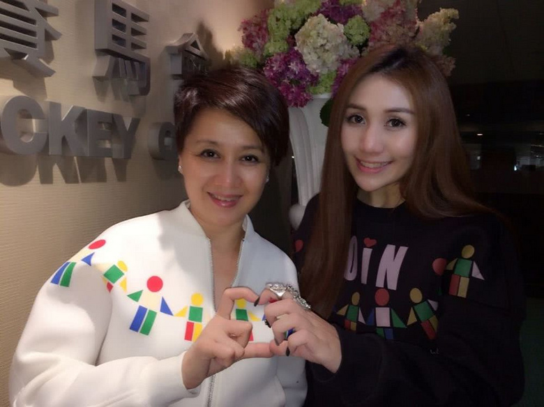 靠赌赚来千亿,可惜儿子遇难女儿疯癫,两个女儿离婚一个嫁不出