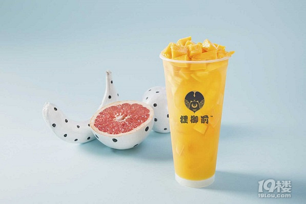 鹿晗為關(guān)曉彤慶生猶如貍御前般可愛又甜蜜