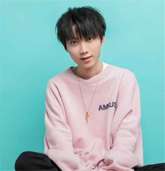 孤影现身回复了四个字!小伙子看他直播学招式,撩妹惨遭拉黑求-八卦绯