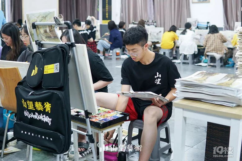 參加美術(shù)藝考,選擇杭州十大畫室能給你帶來什么?
