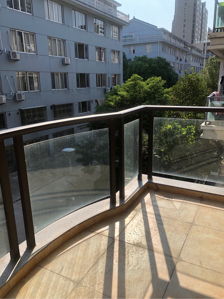 ������·�鳵Է�¼Ҿ߱�ŷ��3��һ������