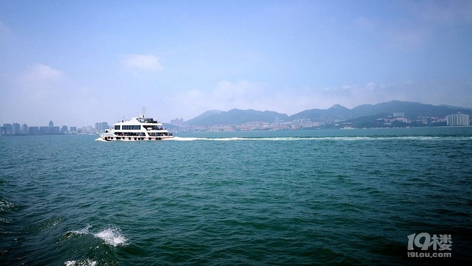 你问我将要去何方,我指着大海的方向