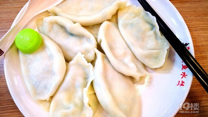 你问我将要去何方,我指着大海的方向