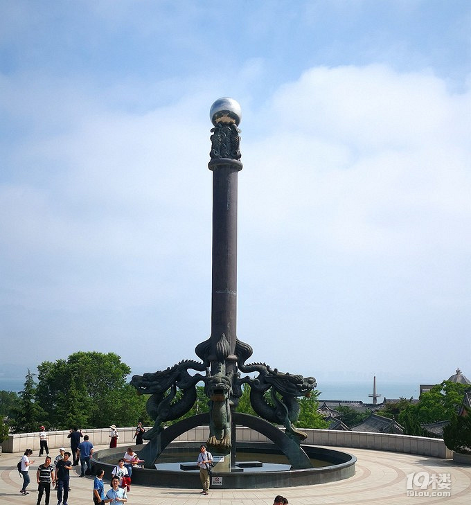 你问我将要去何方,我指着大海的方向