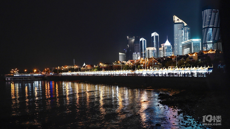 你问我将要去何方,我指着大海的方向