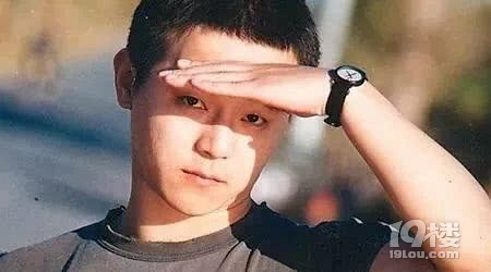 知天命的王菲:在胡同里倒过夜壶的天后,那个永远任性的高中女生