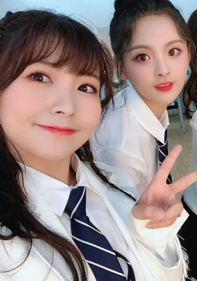 赖美云抑郁症后首现身,状态极佳或将归队!杨超越该如何自