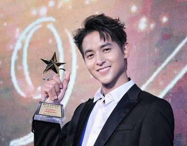 泰星James J凭泰剧《囚笼》,荣获最受欢迎男演