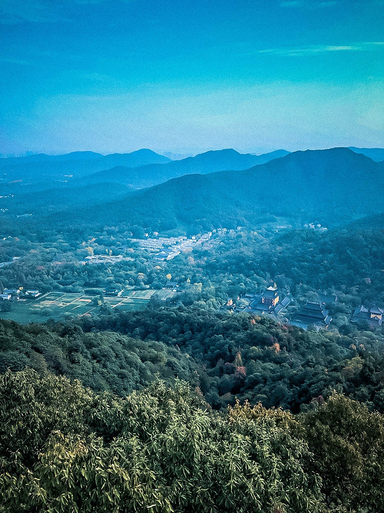 杭州西湖景区北高峰·天下第一财神庙—灵顺寺