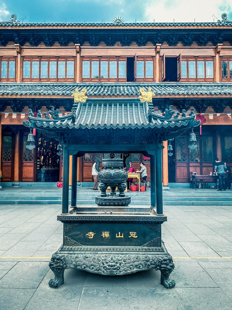 杭州·滨江区白马湖冠山禅寺,今日是观音菩萨诞日