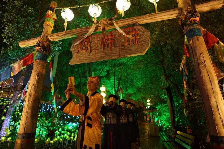 即日起至11月5日,来梦幻谷参加斗胆节,挑战鬼屋&mdash;&mdash;恐怖城!