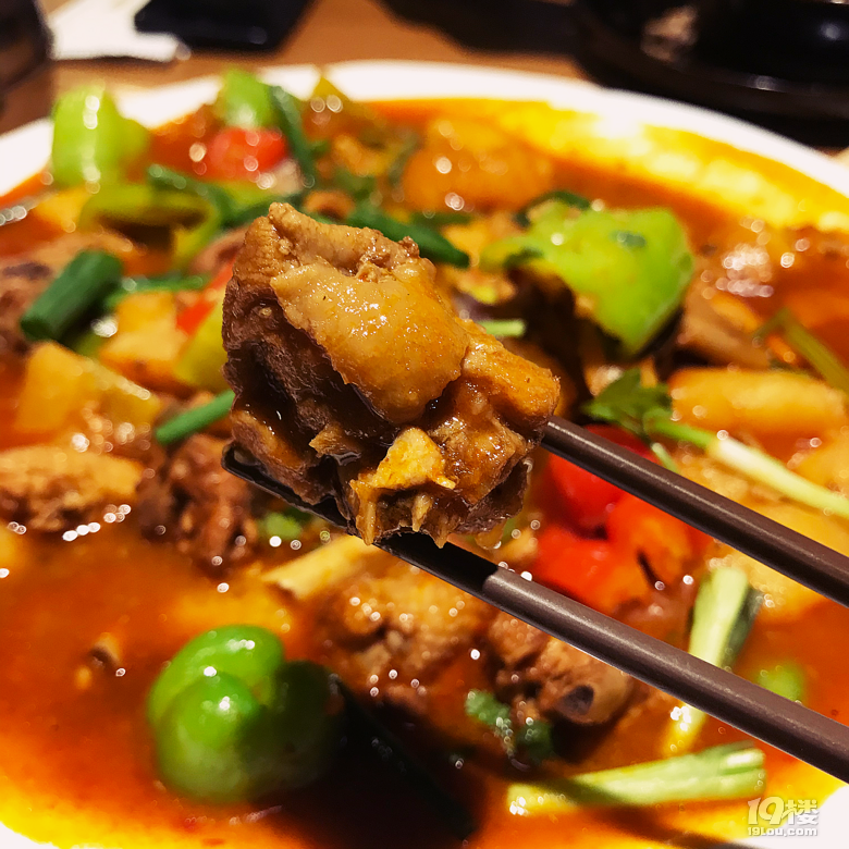 【8隊】新疆菜果然豪邁,兩個菜一壺茶,就飽了!