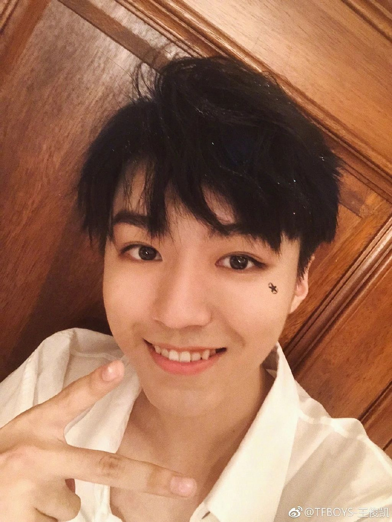 盘点拥有卡姿兰大眼睛的男明星杀伤力太大慎点