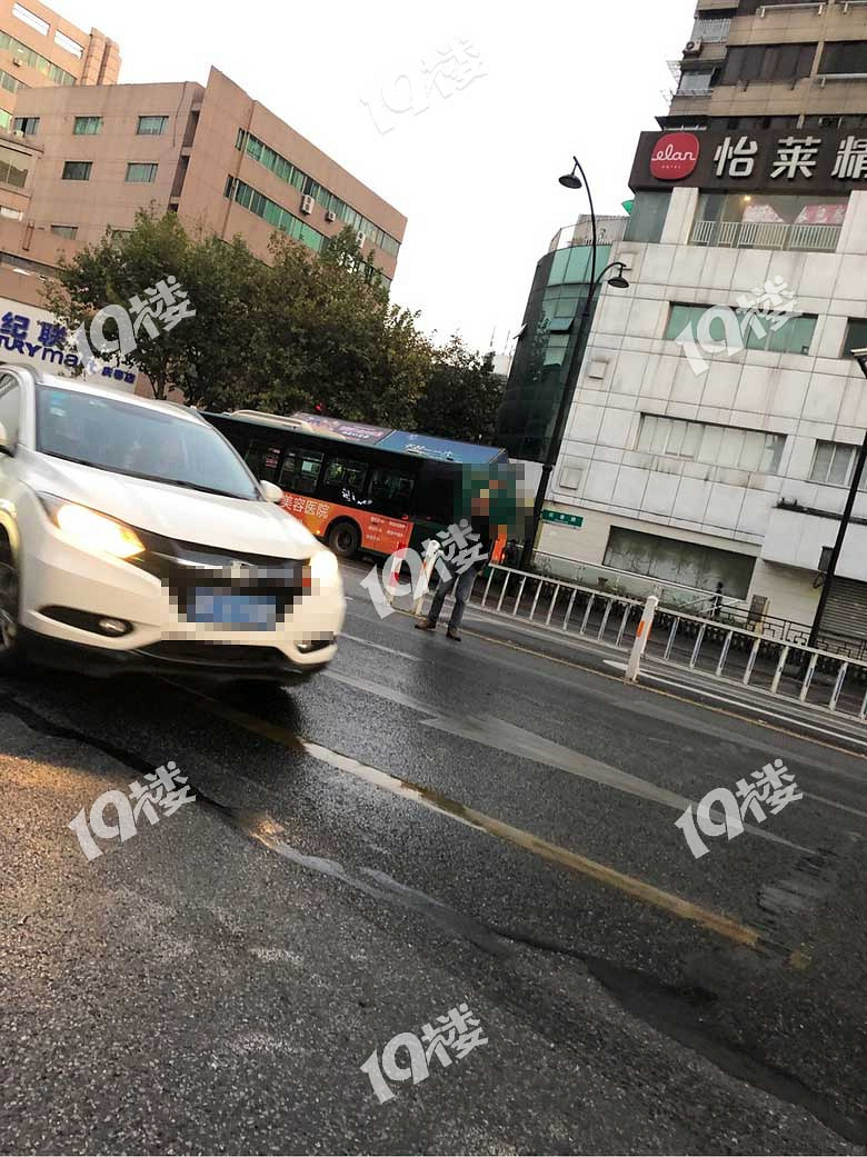 浙一医院停车乱象