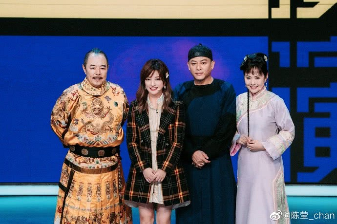 还珠格格原班人马再聚首,柳红貌美如初柳青已成大叔