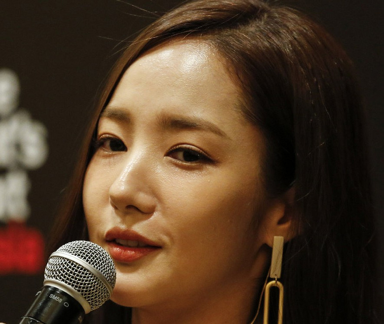 韩国第1换头美女,怎么做到一部剧一张脸不僵肿,高清图0毛孔的-整容