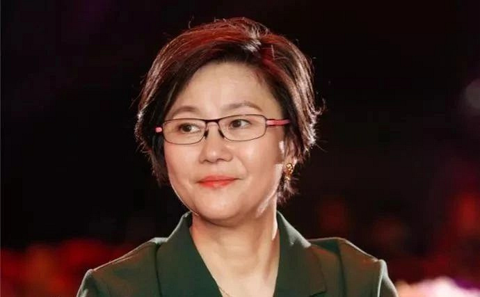 diss杨幂演技差,内涵周迅太妹,霸凌小演员,女导演专业不行