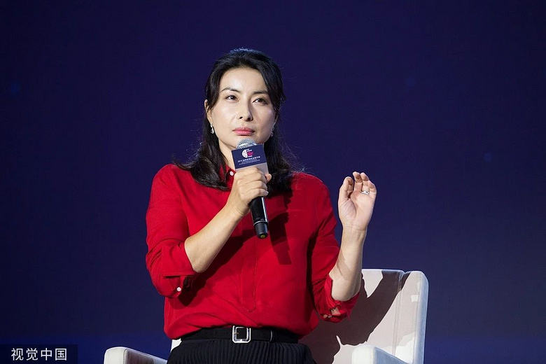 结婚6年,郭晶晶回怼高攀论:原来,她嫁了个"假"豪门