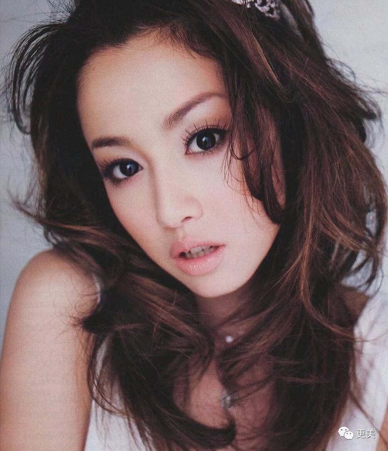 婚内性生活收费,跟女星互殴,国宝级颜值却作死吸毒10年,被彻