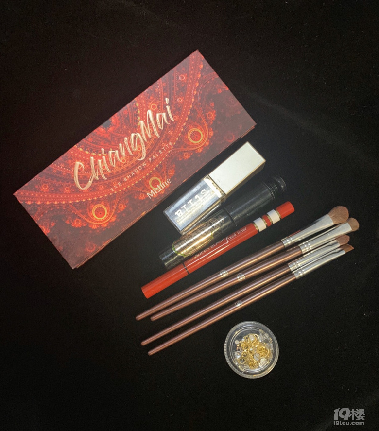 昨晚在家畫了這個(gè)妝,男友看了直呼“想疼惜”!