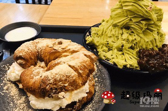 超級瑪麗主題餐廳華夫餅等小吃非常好吃